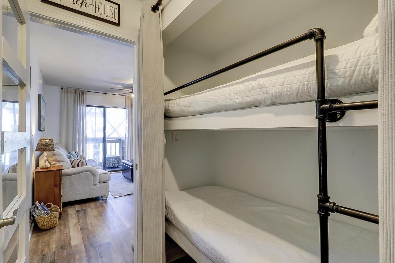 Apartment On Port Royal Sound 2217