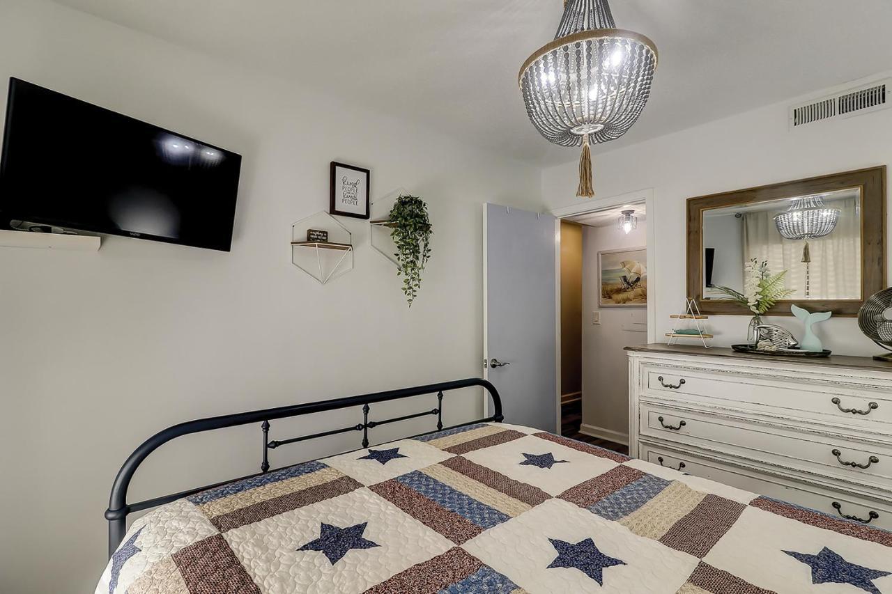 On Port Royal Sound 2217 Apartment